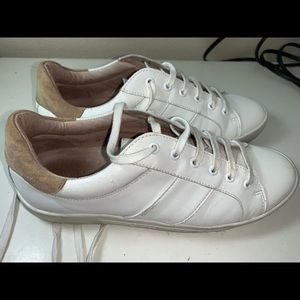 Make offer! Joie Dakota sneaker sz 38 sz 8
